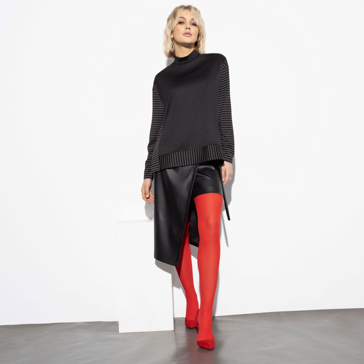 Туника Невероятное притяжение (блэк). Состав: 65% п/э, 30% вискоза, 5% спандекс