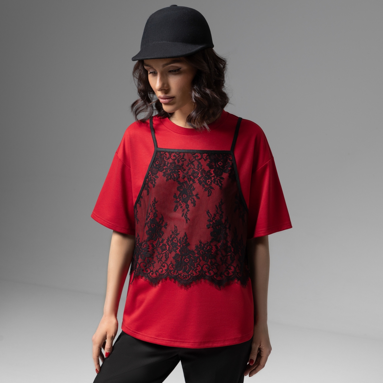 Футболка Модный тандем (красный 2 в 1). Состав: 65% полиэстер, 30% вискоза, 5% спандекс