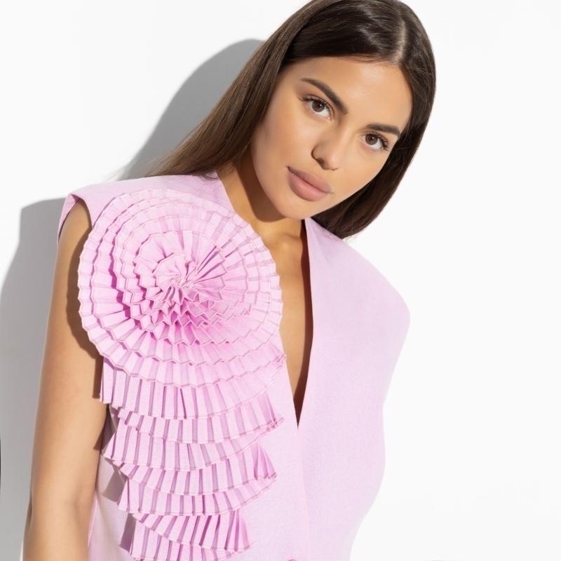 Жду продолжения. Состав: 40% полиэстер, 27% вискоза, 23% лён, 10% хлопок