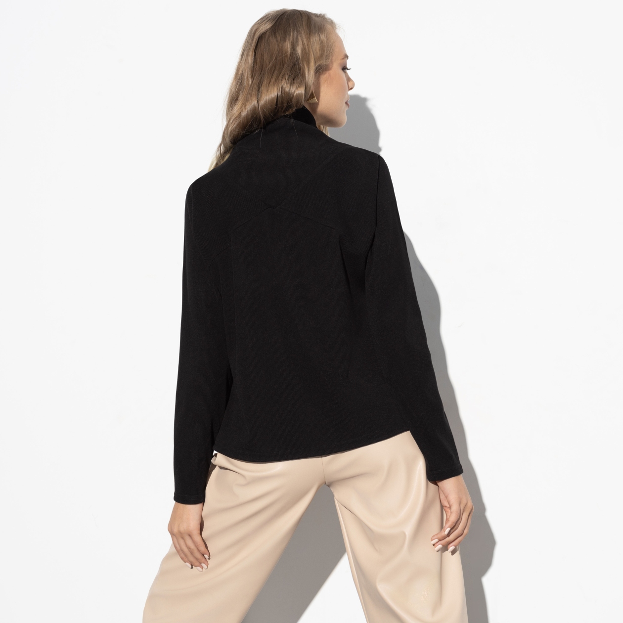 Туника Внутри красоты (блэк). Состав: 65% п/э, 30% вискоза, 5% эластан