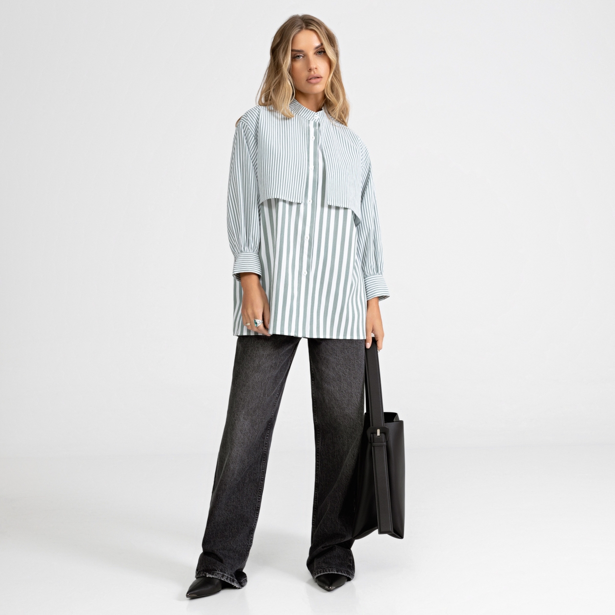 Вне конкуренции. Состав: 65% п/э, 30% вискоза, 5% спандекс