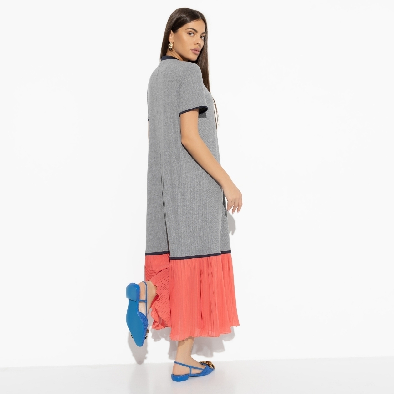 Платье Изнежена вниманием (грэй). Состав: 65% п/э, 30% вискоза, 5% спандекс