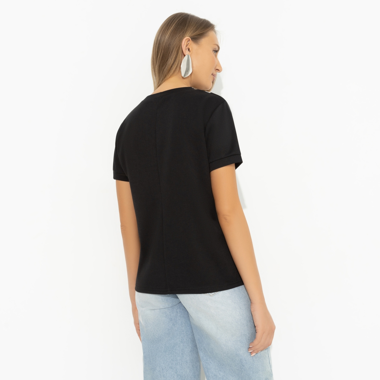 Футболка Икона момента. Состав: 65% полиэстер, 30% вискоза, 5% стрейч