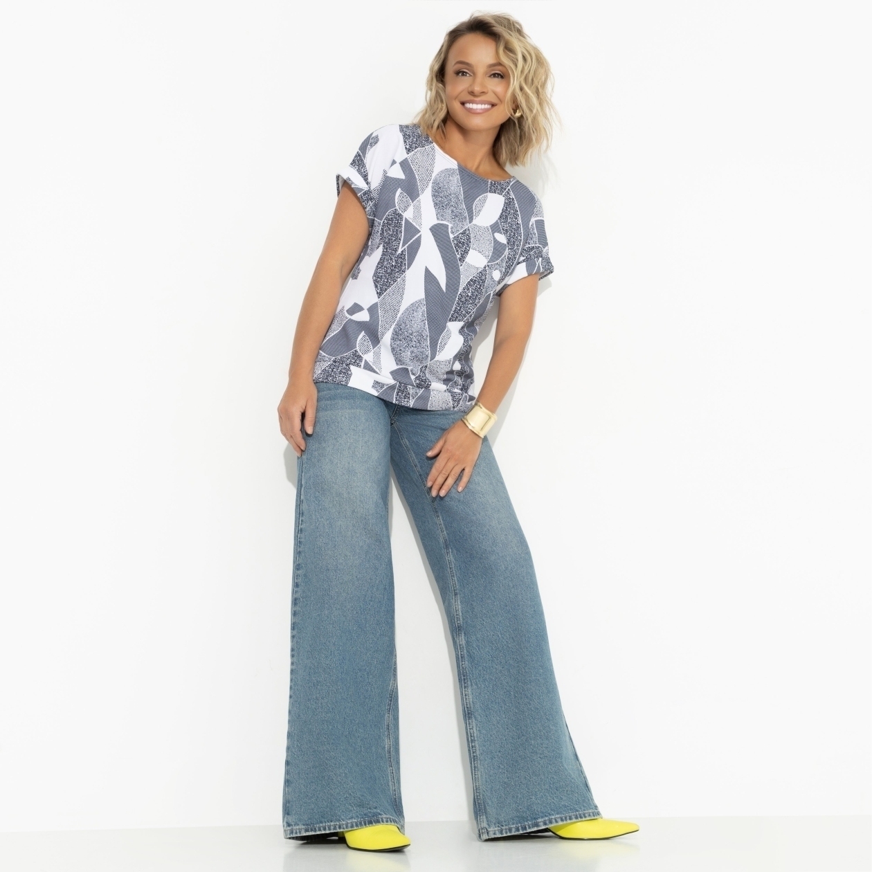 Футболка Жду чудо (leaves). Состав: 96% п/э, 4% эластан