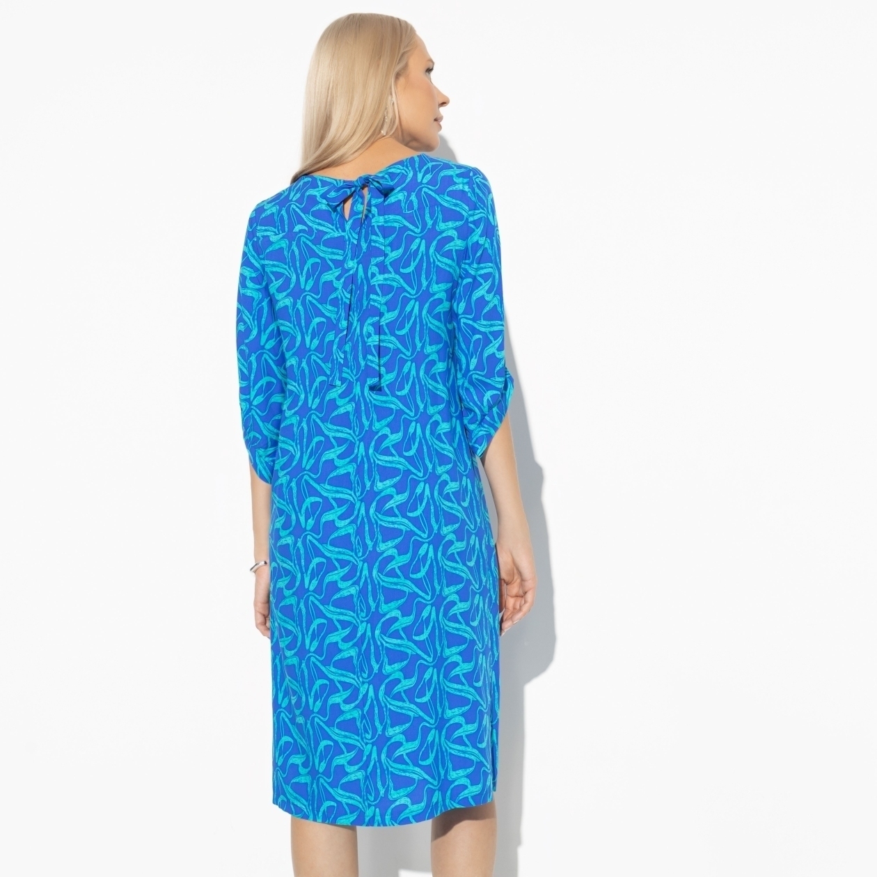 Платье Танец женственности (extra). Состав: 65% п/э, 30% вискоза, 5% эластан