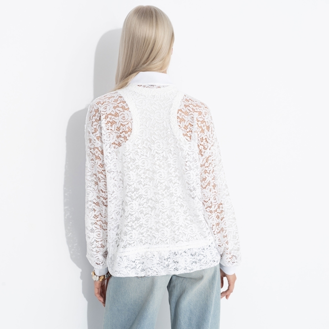 Бомбер Эпичный шик (white). Состав: 95% п/э, 5% спандекс