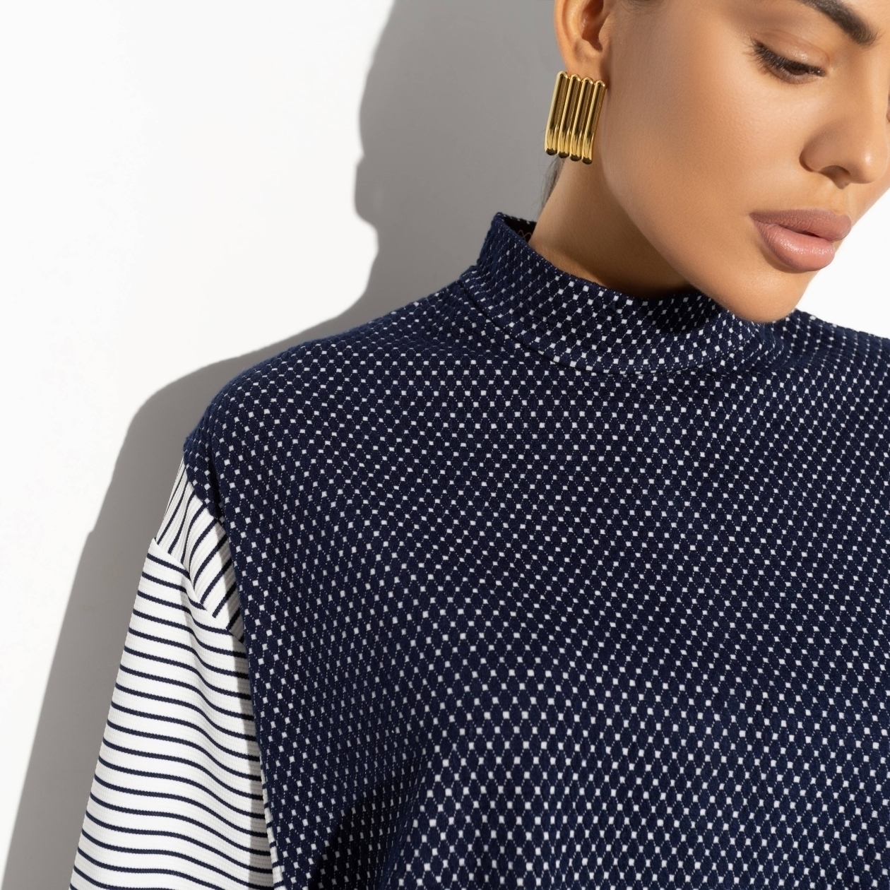 Туника Невероятное притяжение (office). Состав: 65% п/э, 30% вискоза, 5% спандекс