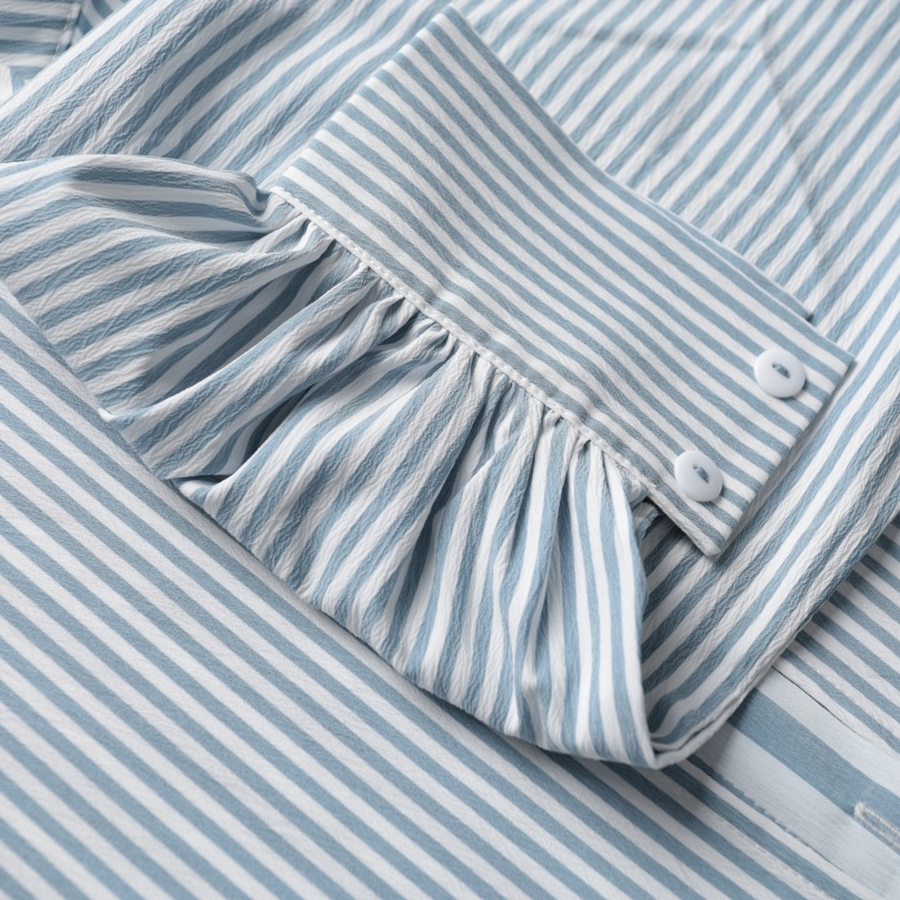 Вне конкуренции (beauty blue). Состав: 65% п/э, 30% вискоза, 5% спандекс