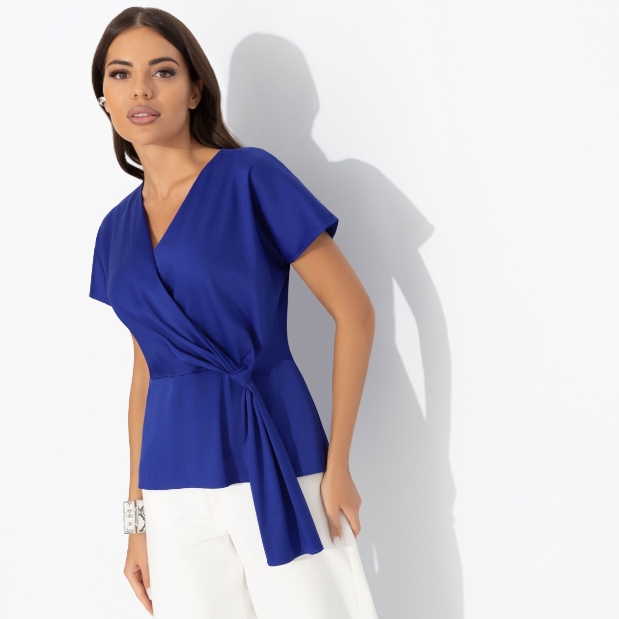 Блуза Откройся желаниям (синяя). Состав: 65% п/э, 30% вискоза, 5% спандекс