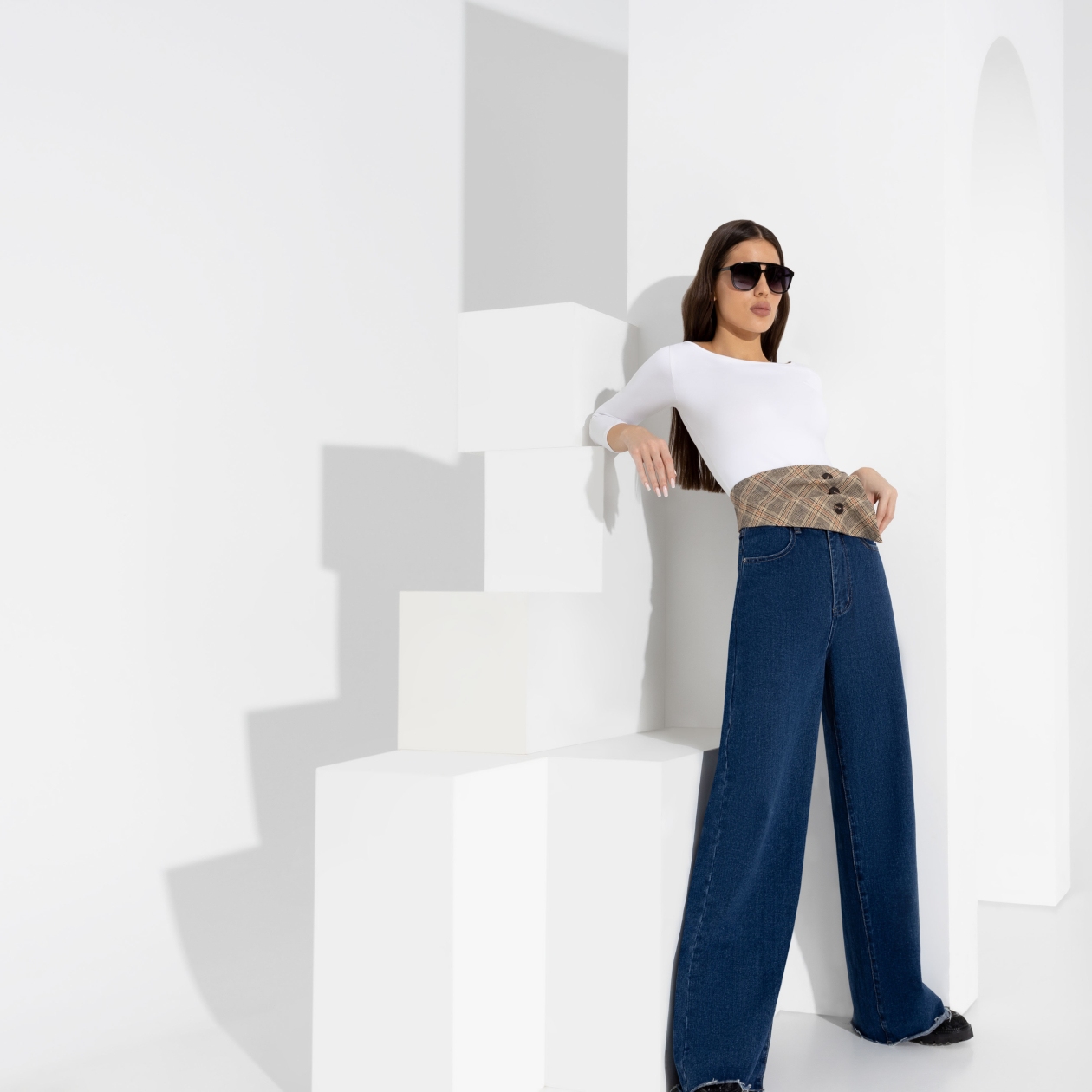 Фэшн-элемент. Состав: 65% п/э, 30% вискоза, 5% спандекс