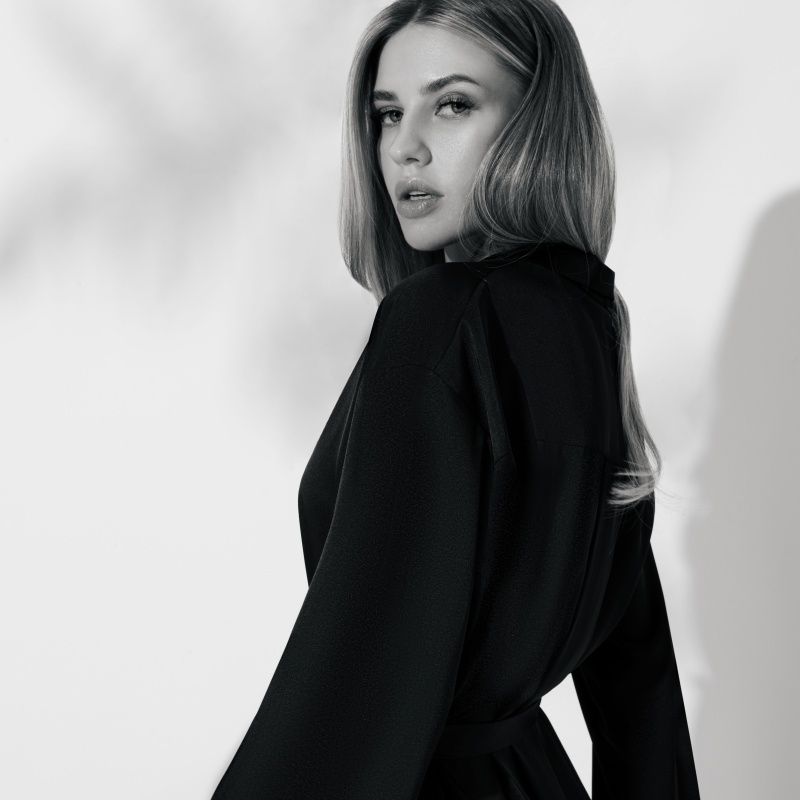 Платье-рубашка Сияние шелка (найт, с поясом). Состав: 97% полиэстер, 3% спандекс