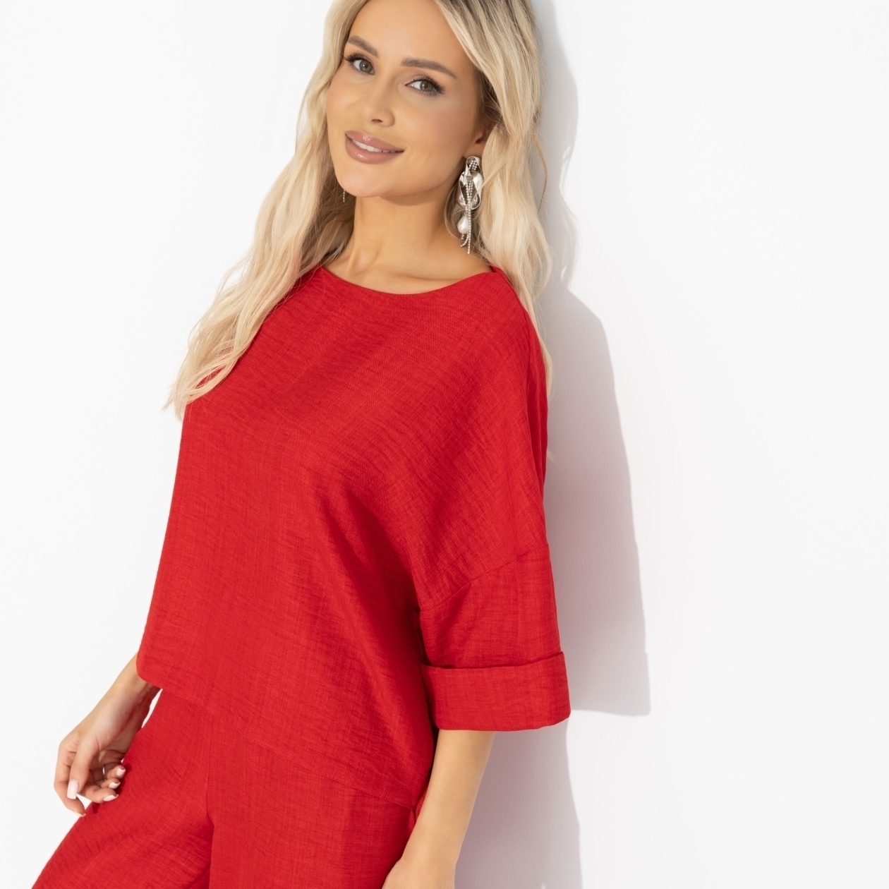 Брючный костюм Энергия цвета (red, 2 в 1). Состав: 65% п/э, 30% вискоза, 5% эластан