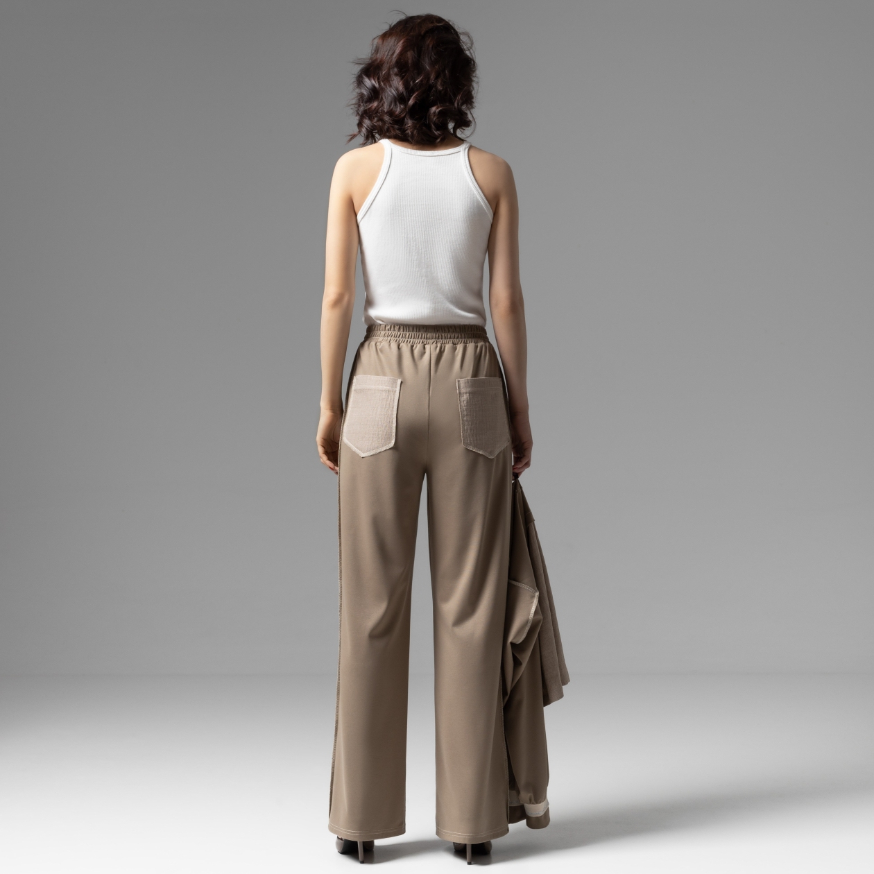 Брюки Раскованный шик. Состав: 65% полиэстер, 30% вискоза, 5% спандекс