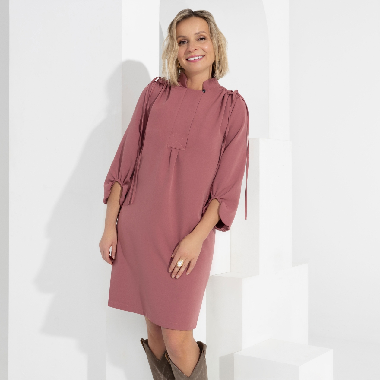 Платье Итальянка в городе (хит, с поясом). Состав: 60% п/э, 37% вискоза, 3% спандекс