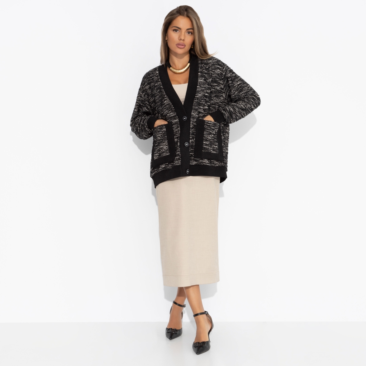 В модном режиме (black). Состав: 65% п/э, 30% акрил, 5% спандекс