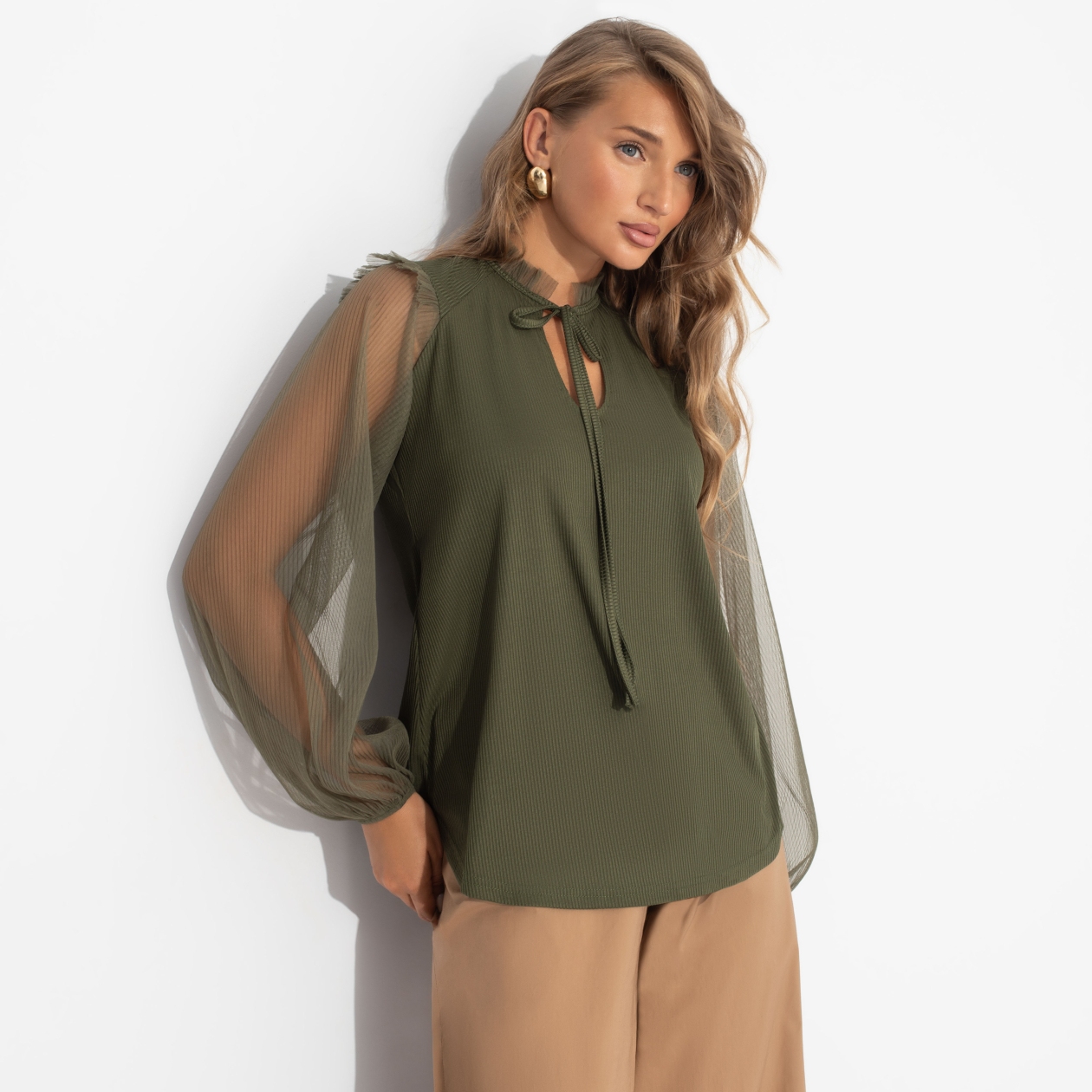 Блуза Вечная привилегия (зелёная). Состав: 98% п/э, 2% спандекс