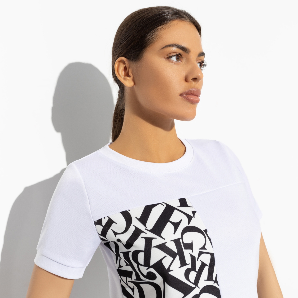 Футболка Стильное сочетание (эффектная). Состав: 65% п/э, 30% вискоза, 5% стрейч