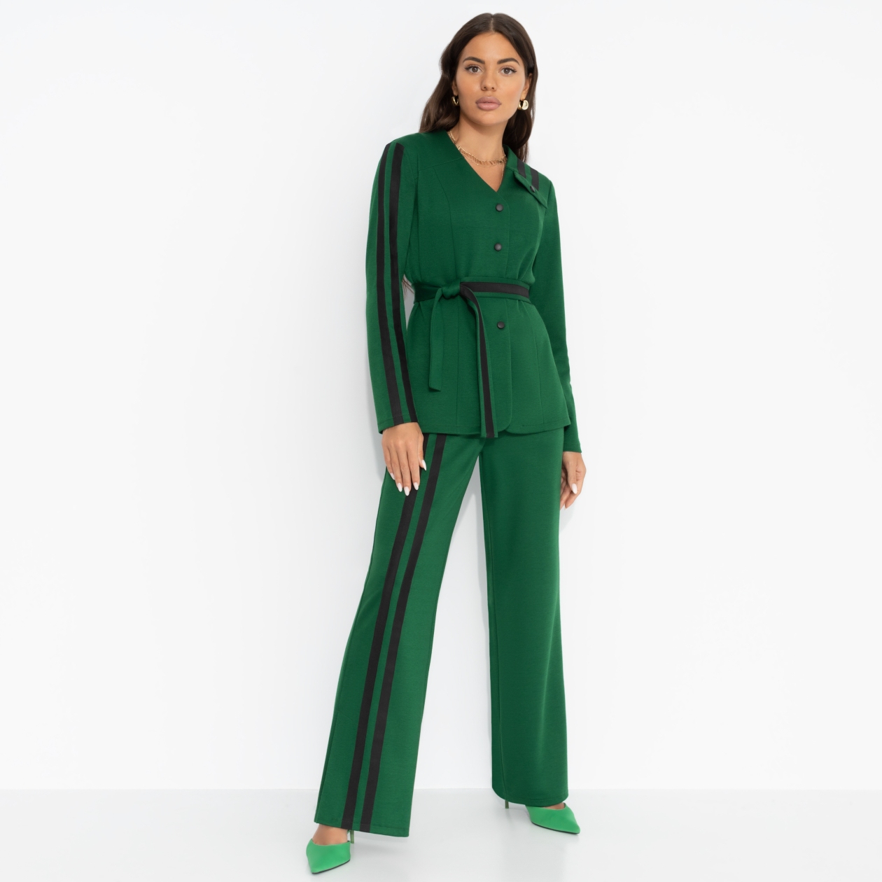 Брючный костюм Личное превосходство (изумруд, 2 в 1, с поясом). Состав: 65% п/э, 30% вискоза, 5% спандекс