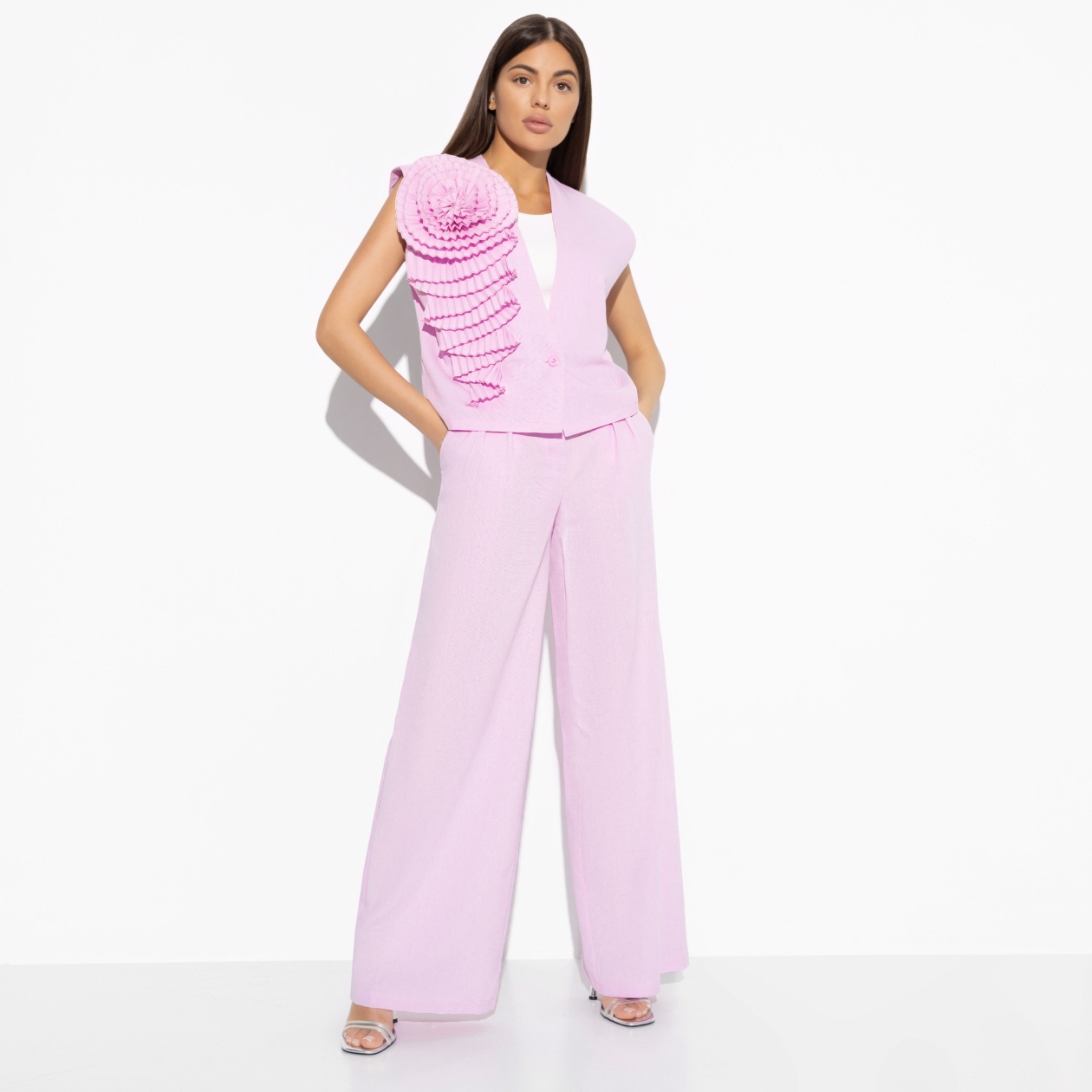 Брюки На седьмом небе. Состав: 40% полиэстер, 27% вискоза, 23% лён, 10% хлопок