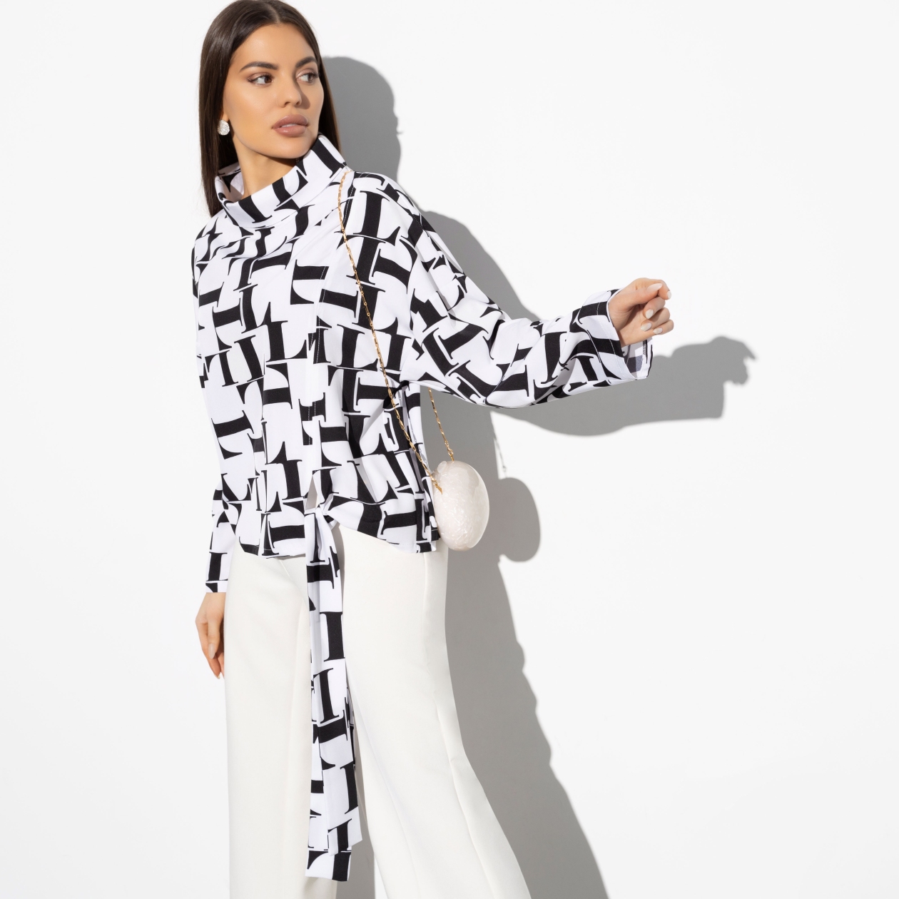 Блуза Сила комплиментов. Состав: 95% полиэстер, 5% эластан