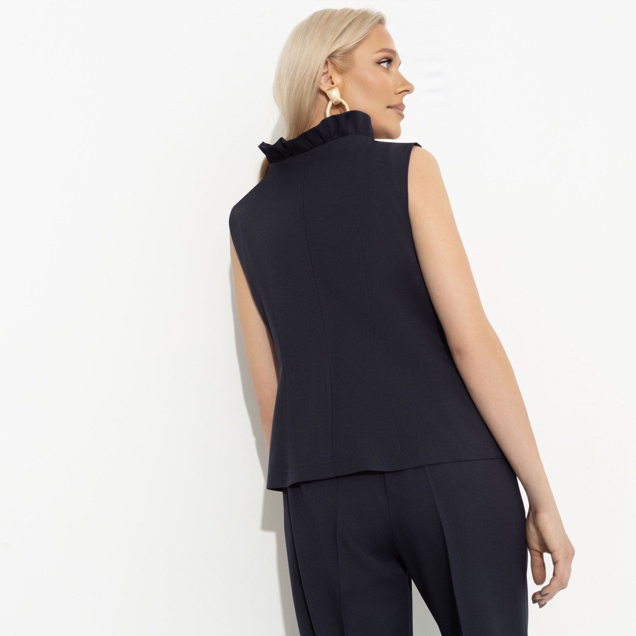 Добавьте красок (blue). Состав: 95% полиэстер, 5% эластан