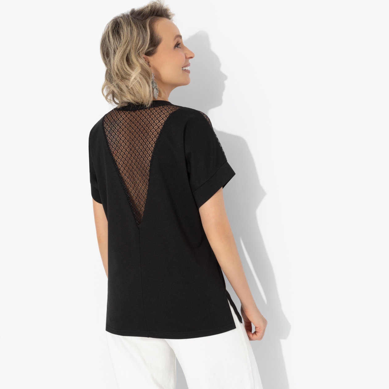 Футболка Стильная свобода. Состав: 65% п/э, 30% вискоза, 5% стрейч