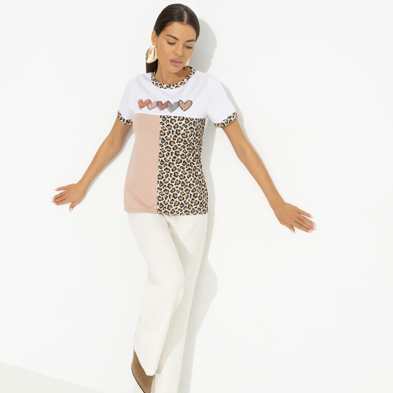 Футболка Покоряет не только сердца. Состав: 65% п/э, 30% вискоза, 5% стрейч