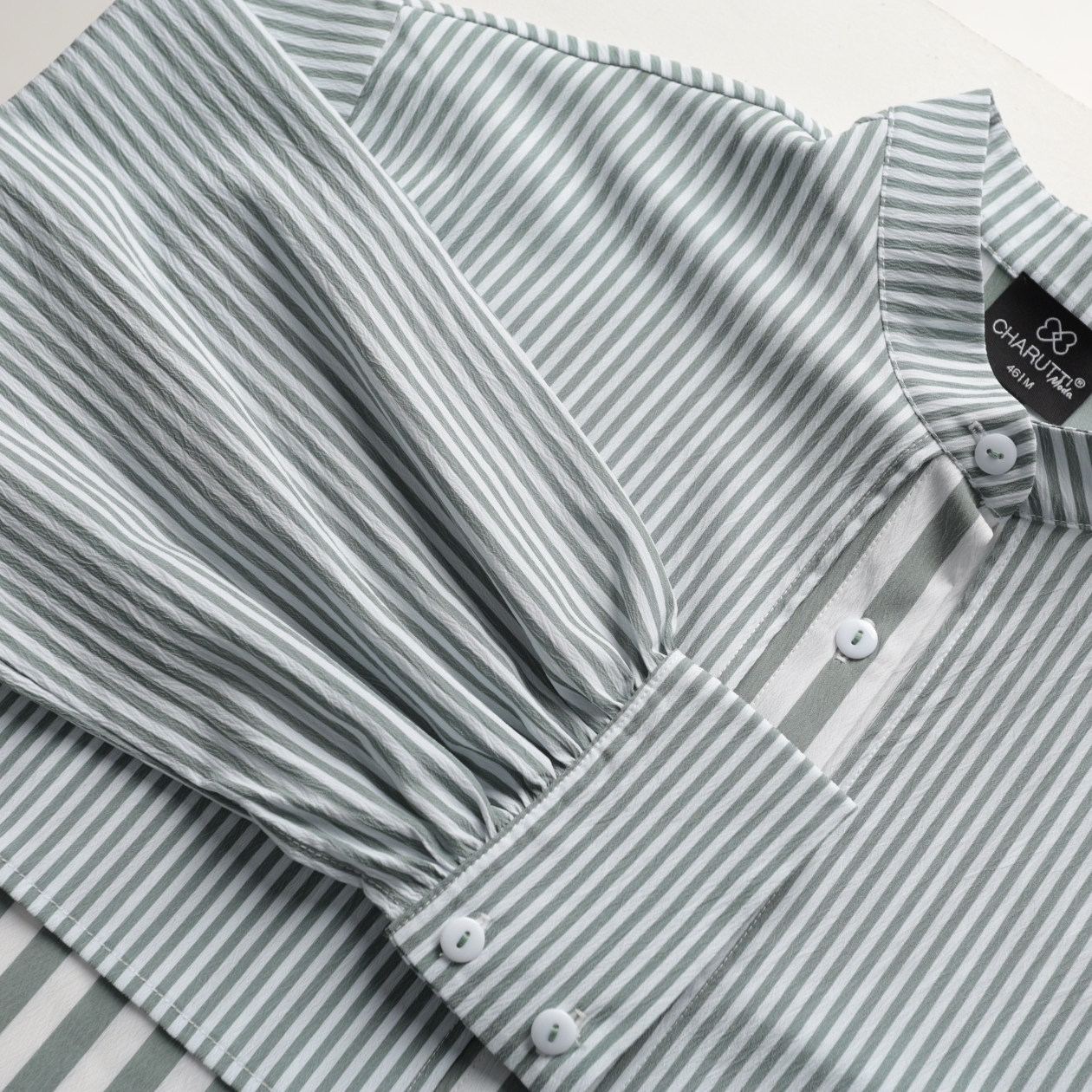 Вне конкуренции. Состав: 65% п/э, 30% вискоза, 5% спандекс