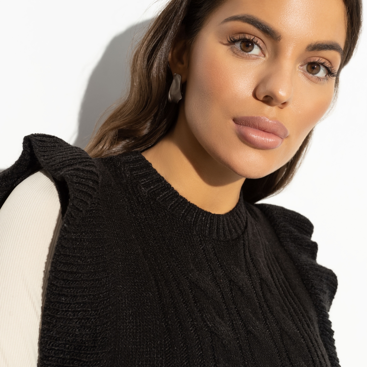 Неделя моды (black night). Состав: 50% акрил, 30% шерсть, 10% кашемир, 10% вискоза