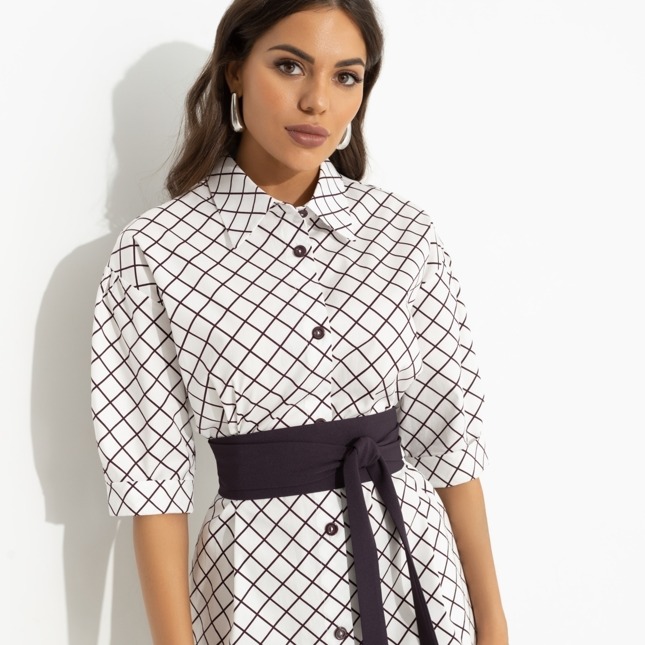 Платье-рубашка Гипнотический минимализм (с поясом). Состав: 55% полиэстер, 40% хлопок, 5% спандекс