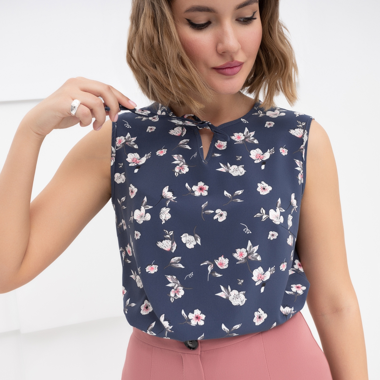 Блуза Легкое настроение (незабываемая). Состав: 95% п/э, 5% спандекс