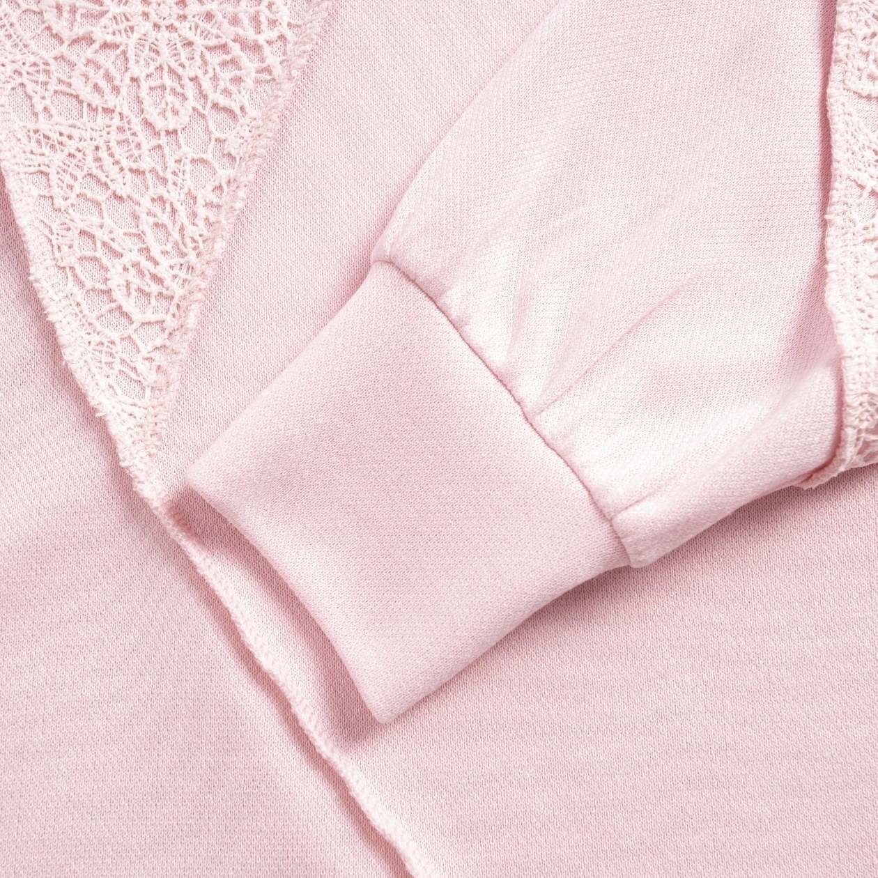 Границы нежности. Состав: 65% п/э, 30% вискоза, 5% спандекс