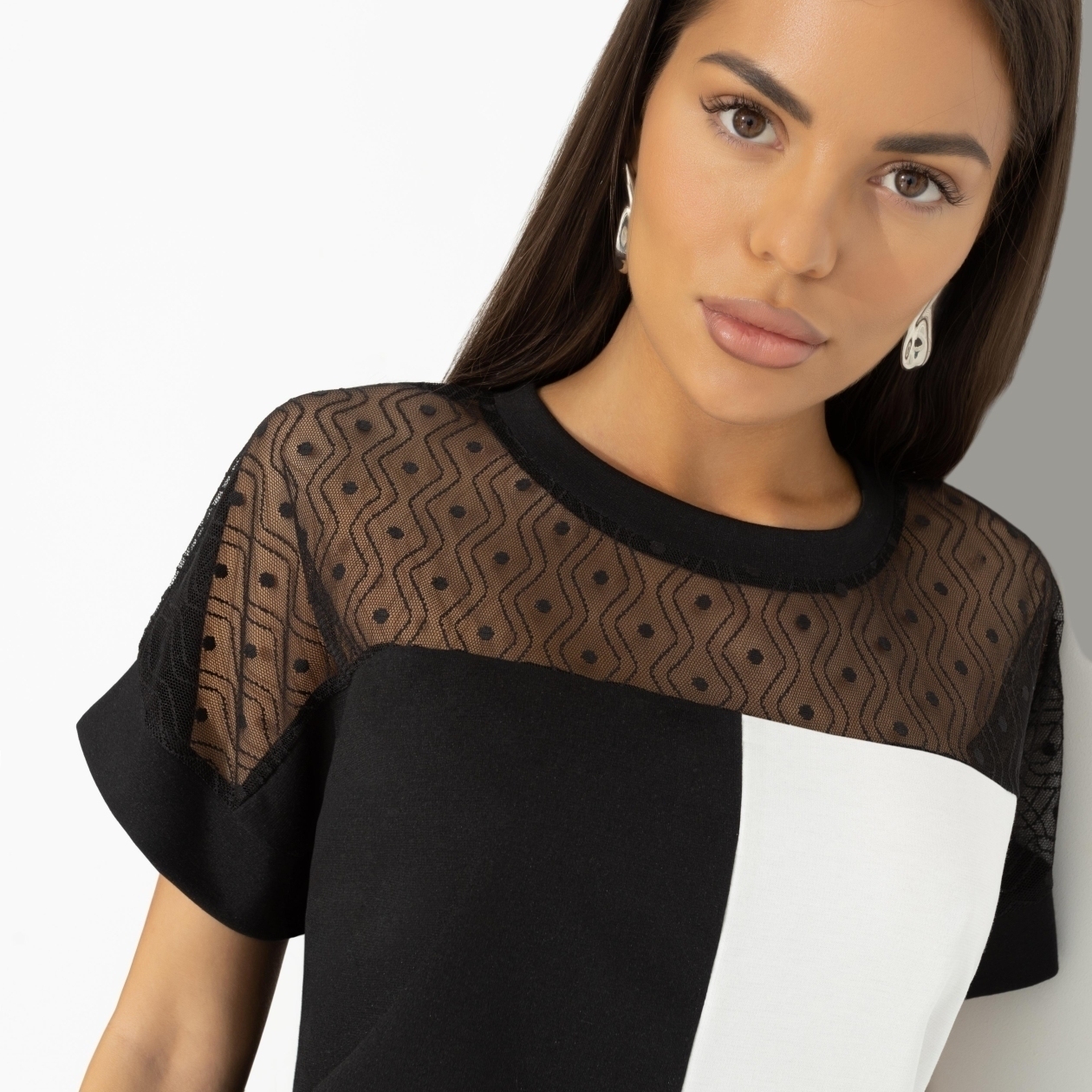 Футболка Ты в деле (exquisite). Состав: 65% п/э, 30% вискоза, 5% стрейч