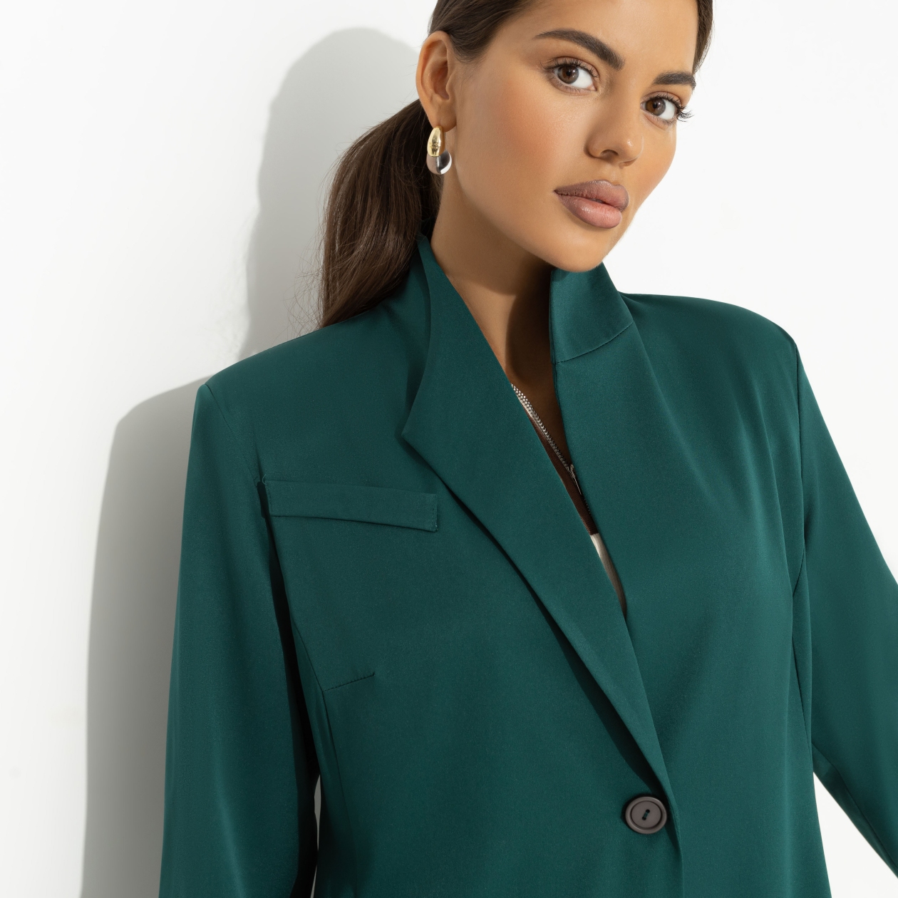 Жакет Дерзкий силуэт (зелёный). Состав: 65% п/э, 30% вискоза, 5% эластан