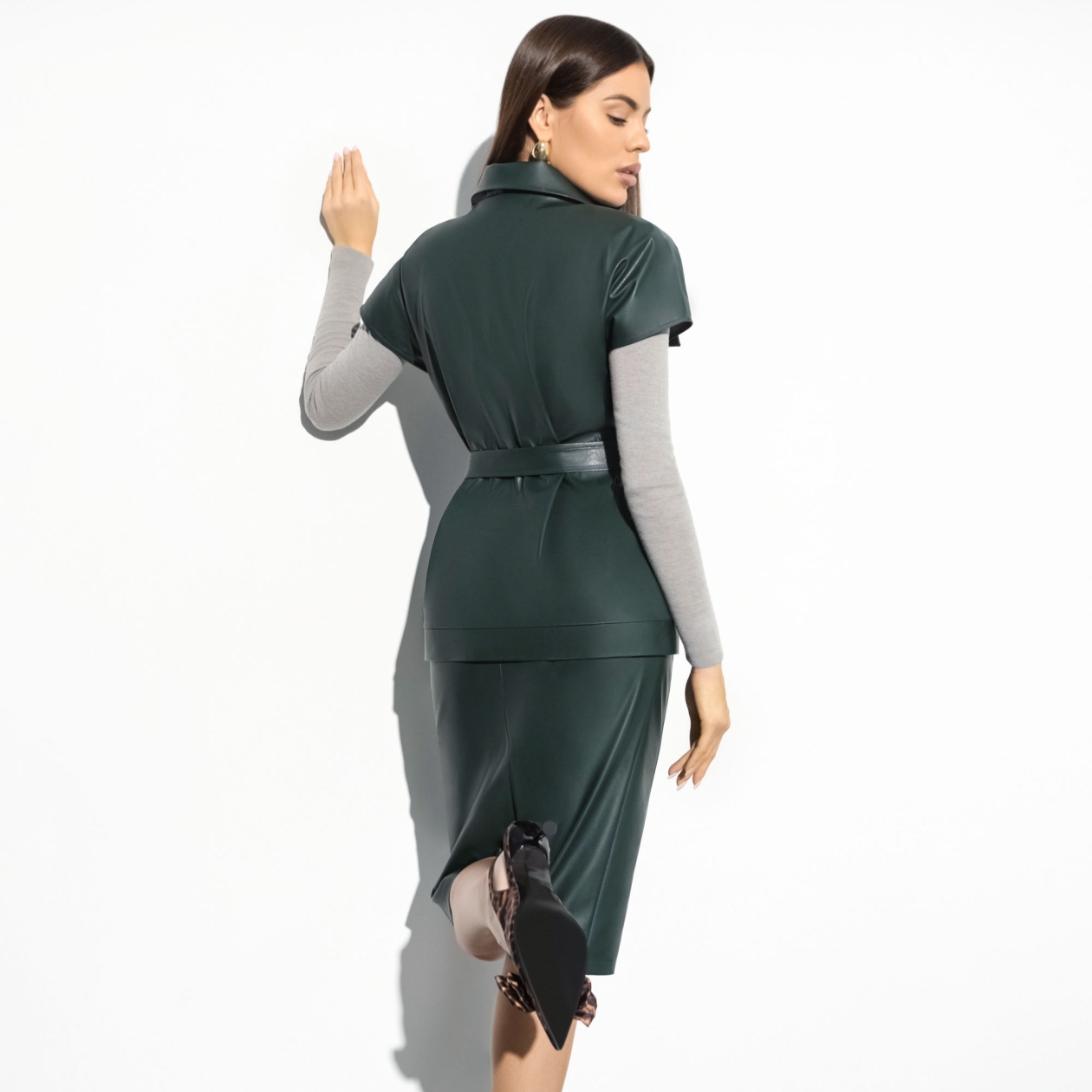 Трендовый стиль (green rock, с поясом). Состав: 55% п/у волокно, 45% полиэстер