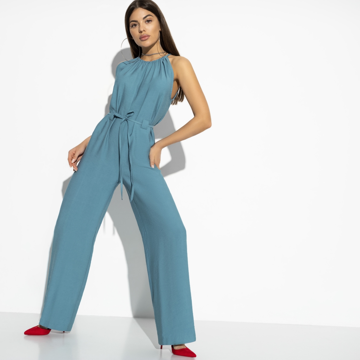 Комбинезон Проникновение в образ (с поясом). Состав: 72% п/э, 22% вискоза, 6% спандекс