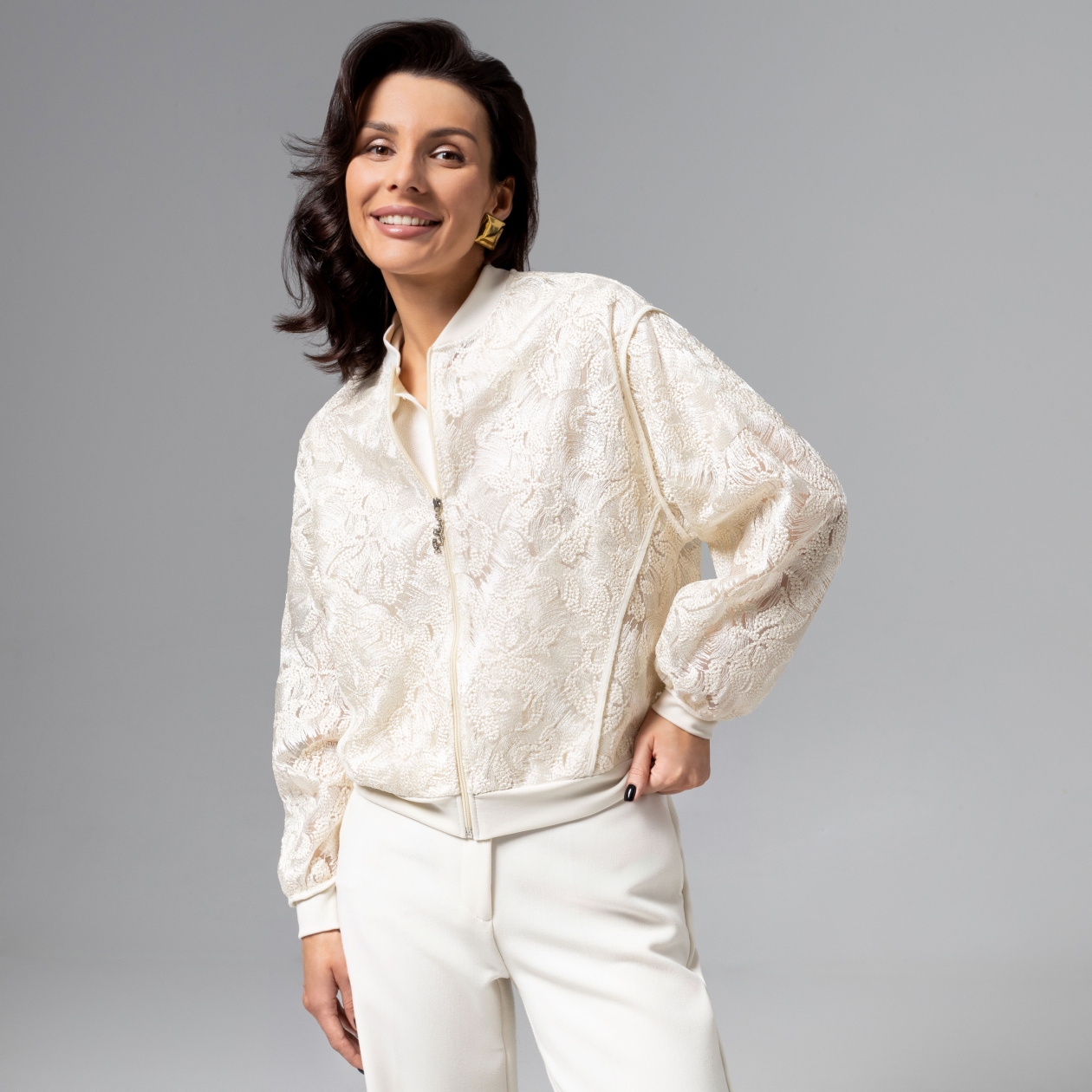 Бомбер Секрет смелости (айвори). Состав: 65% лен, 20% нейлон, 13% п/э, 2% спандекс