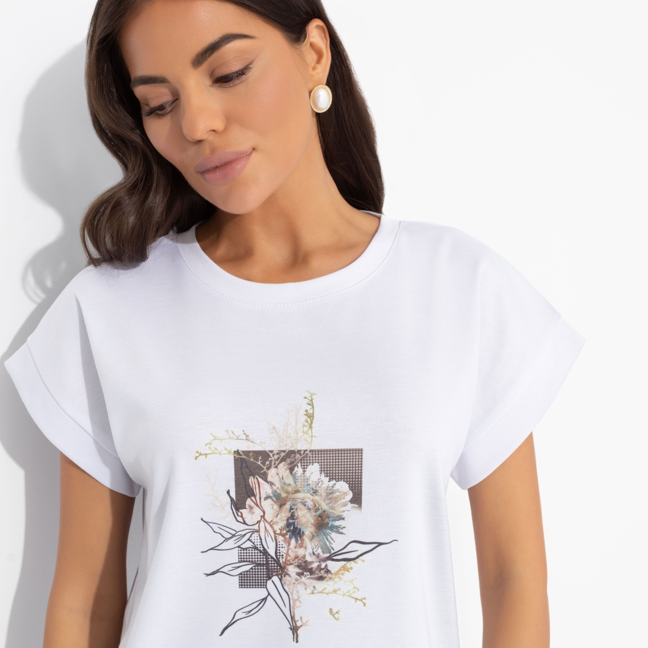 Футболка Оттенок настроения (flowers). Состав: 65% п/э, 30% вискоза, 5% стрейч