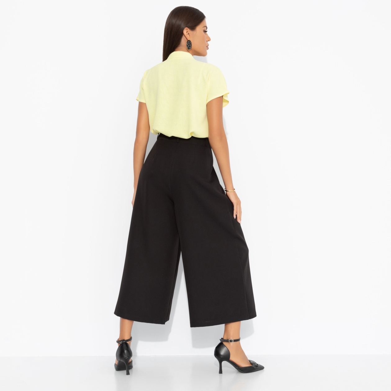 Кюлоты Скоро повышение. Состав: 60% полиэстер, 37% вискоза, 3% спандекс