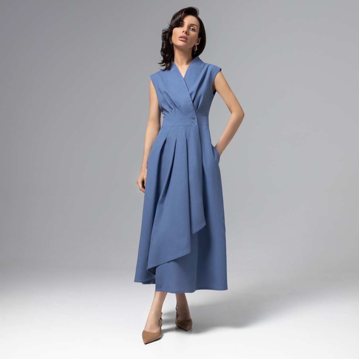 Платье Секреты утонченности. Состав: 40% полиэстер, 27% вискоза, 23% лён, 10% хлопок