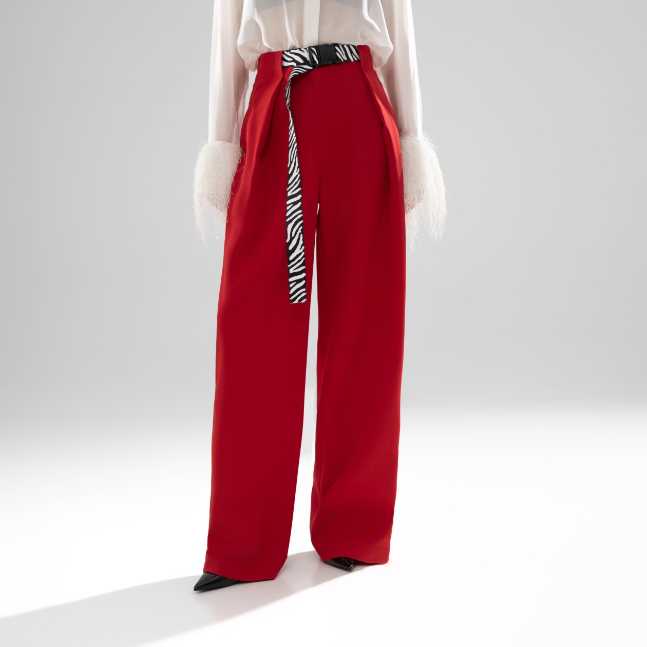 Брюки Lifestyle (рэд, с поясом). Состав: 60% полиэстер, 37% вискоза, 3% спандекс