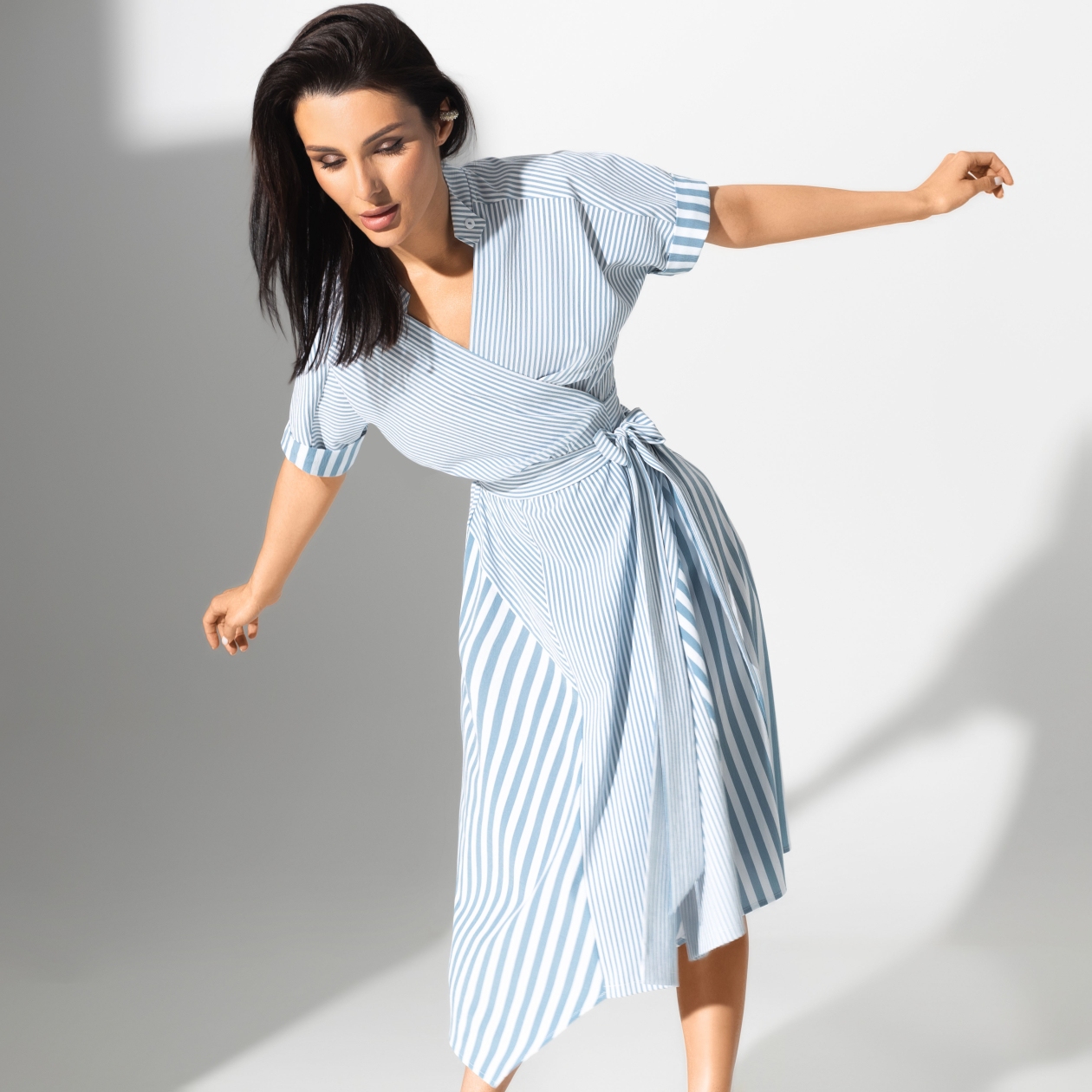 Платье Стихийная энергетика (air blue). Состав: 65% п/э, 30% вискоза, 5% спандекс