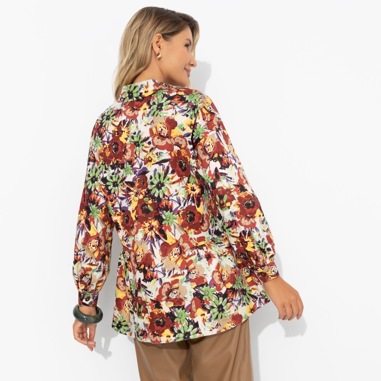 Рубашка Эстетика во всем (цветочная). Состав: 65% хлопок, 30% п/э, 5% лайкра