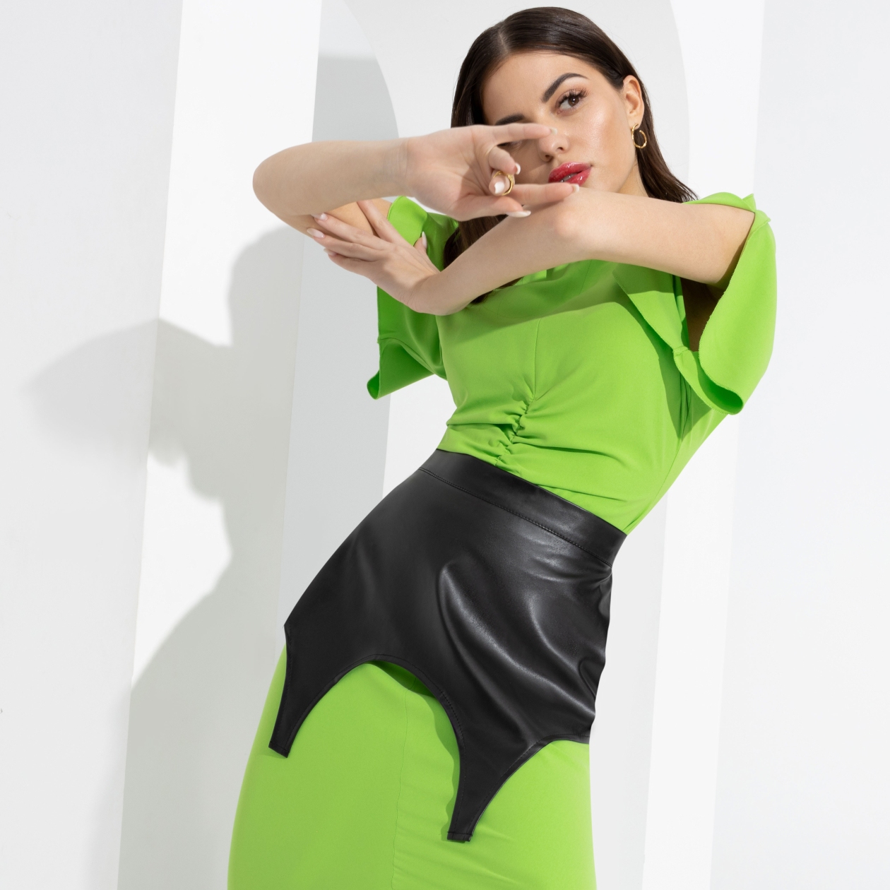 Сияя изяществом. Состав: 55% п/у волокно, 45% полиэстер