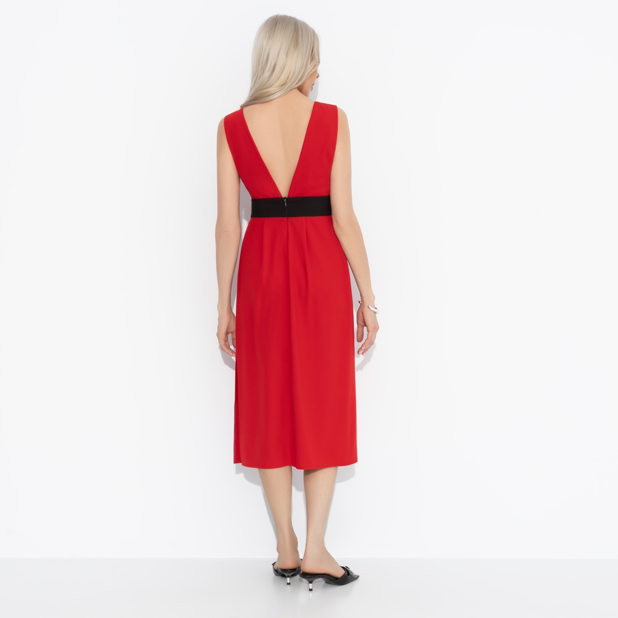 Платье Обожаю зеркала. Состав: 60% полиэстер, 37% вискоза, 3% спандекс