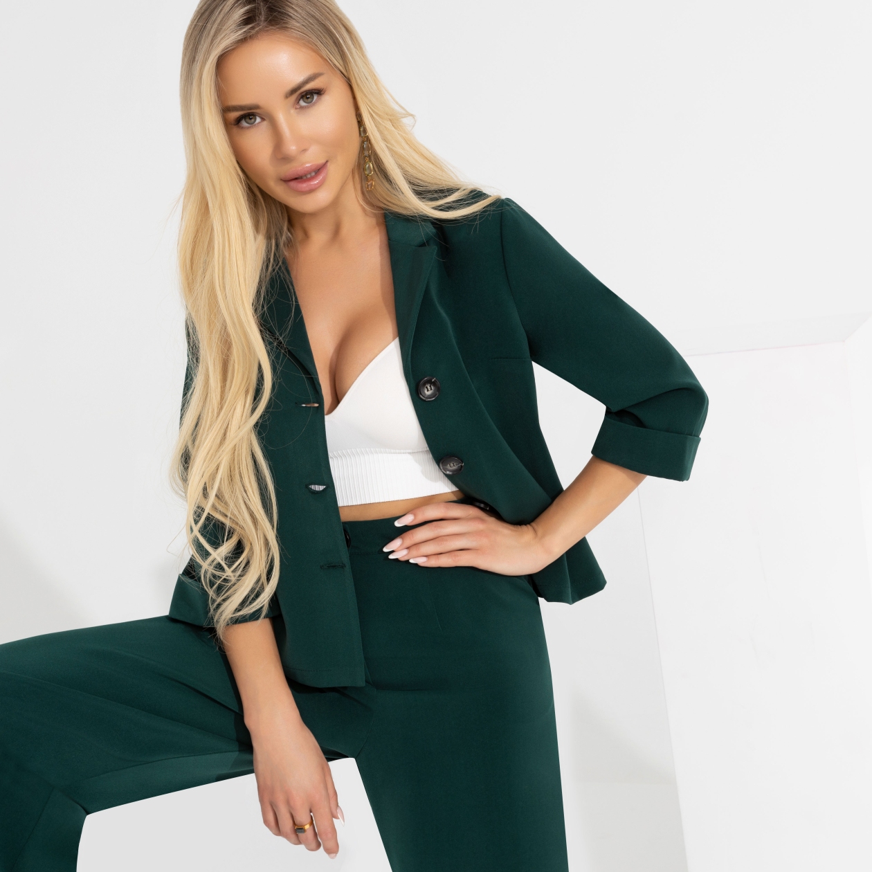 Жакет Влияние трендов. Состав: 94% полиэстер, 6% спандекс