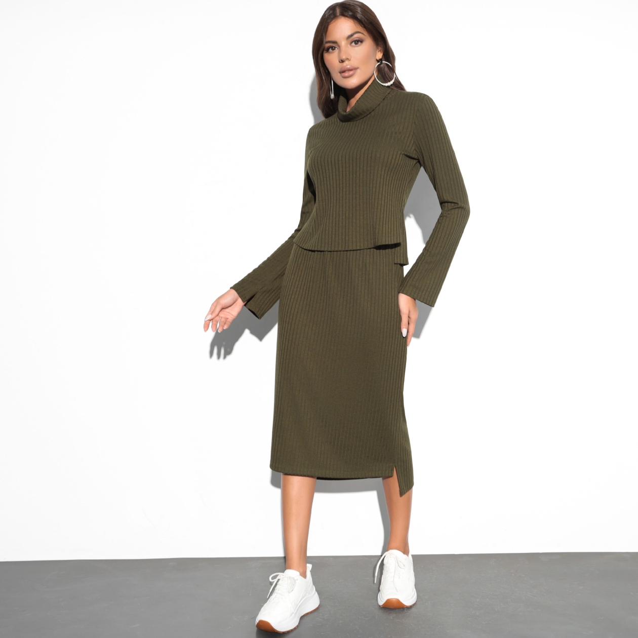 Комплект с юбкой Максимум впечатлений (грин, 2 в 1). Состав: 60% полиэстер, 35% вискоза, 5% спандекс