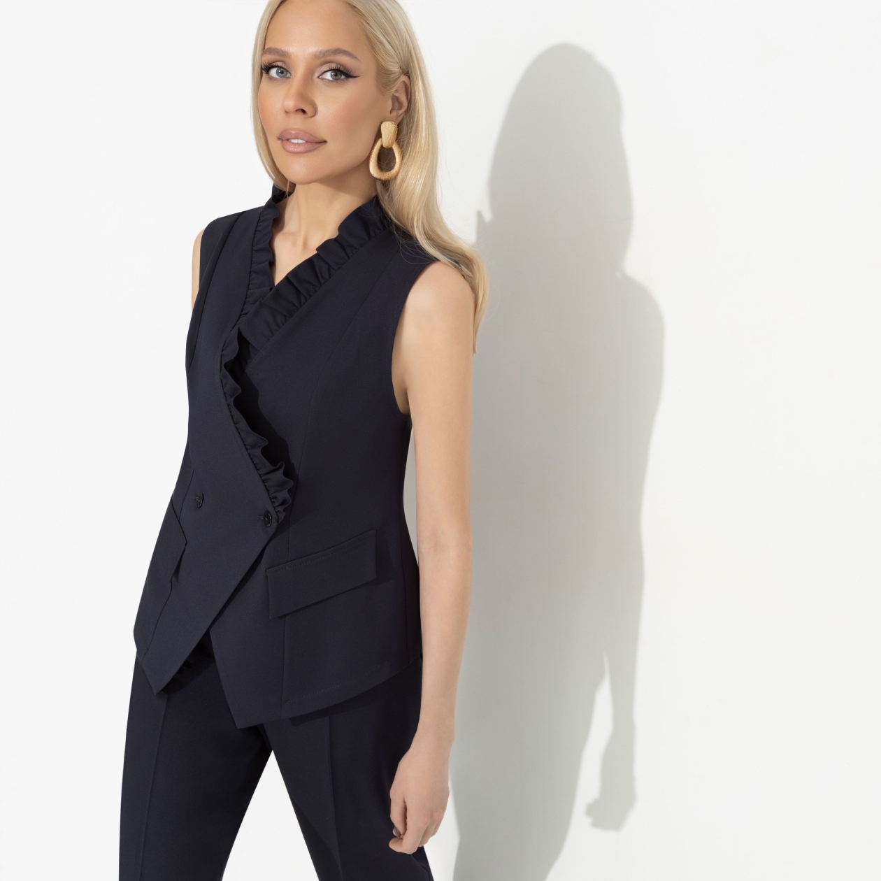 Добавьте красок (blue). Состав: 95% полиэстер, 5% эластан