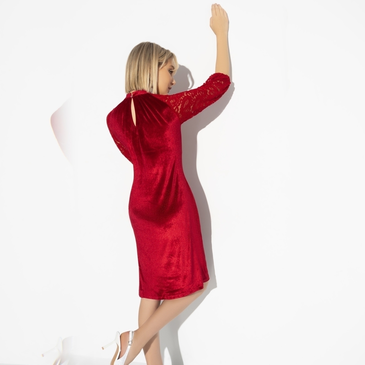 Платье Мягкость бархата (королевский рубин). Состав: 95% п/э, 5% спандекс