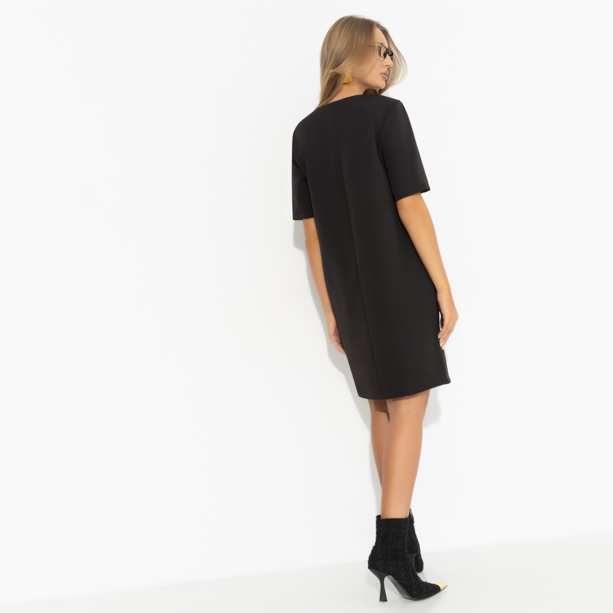 Платье Виртуальные будни (классика). Состав: 60% п/э, 37% вискоза, 3% спандекс